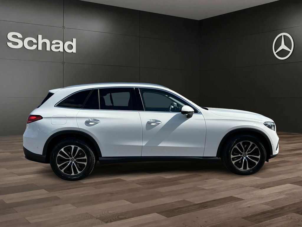 Mercedes-Benz GLC 220 2024 г. Белый, пробег 29975 км
