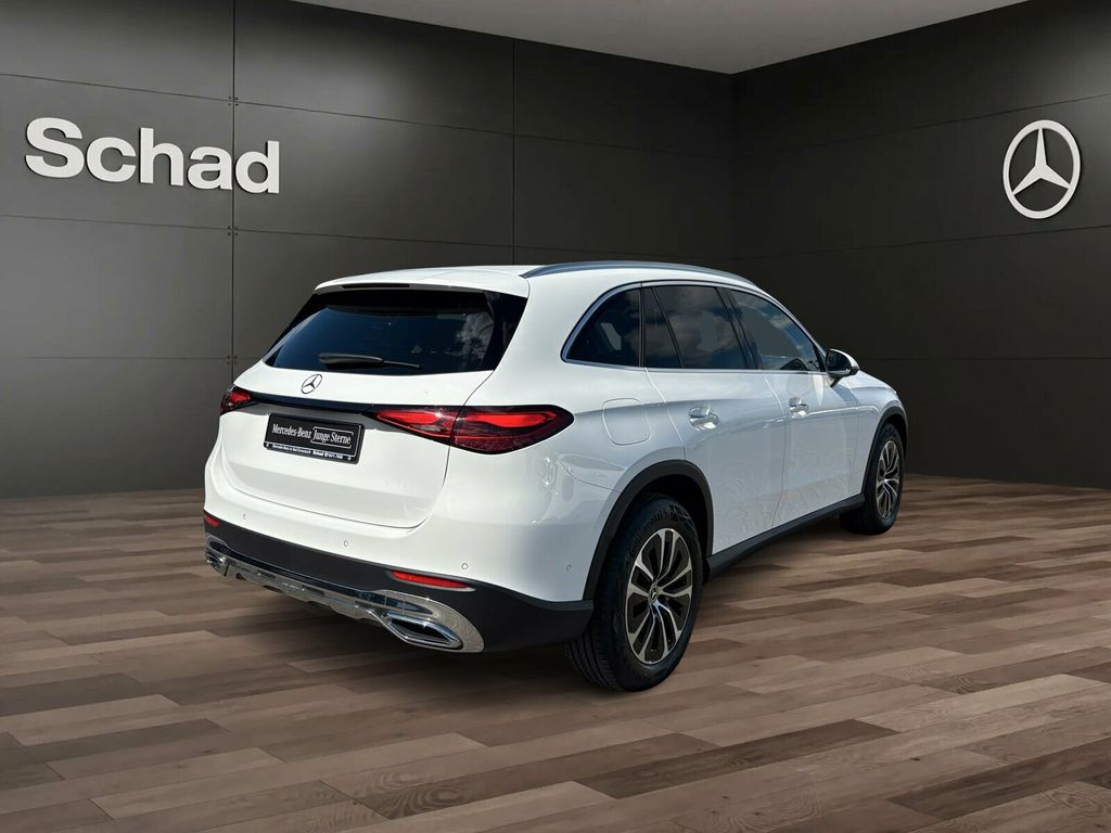 Mercedes-Benz GLC 220 2024 г. Белый, пробег 29975 км