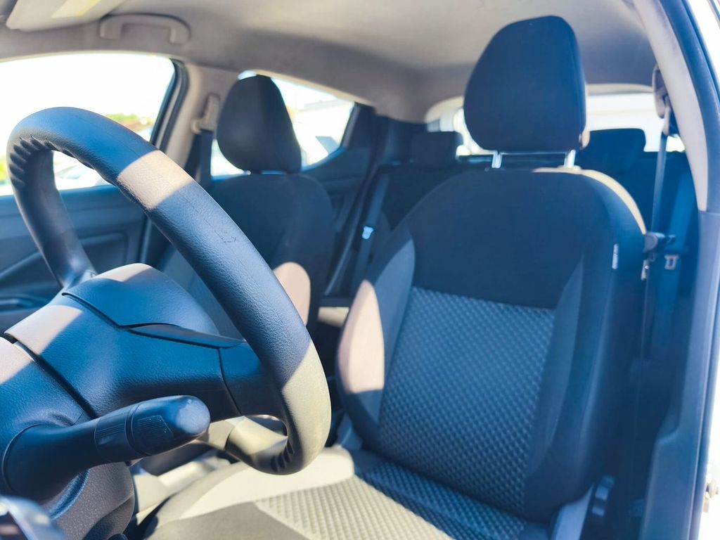 Nissan Micra 2021 г. Белый, пробег 56000 км