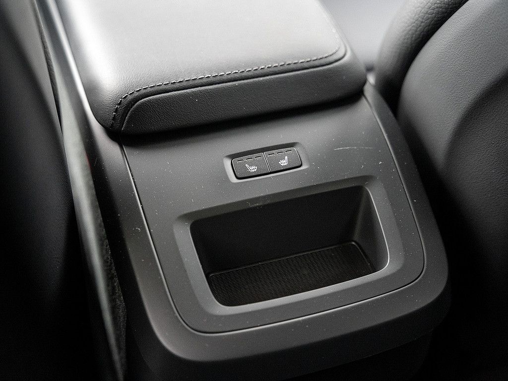 Volvo XC60 2023 г. Серый, пробег 50000 км