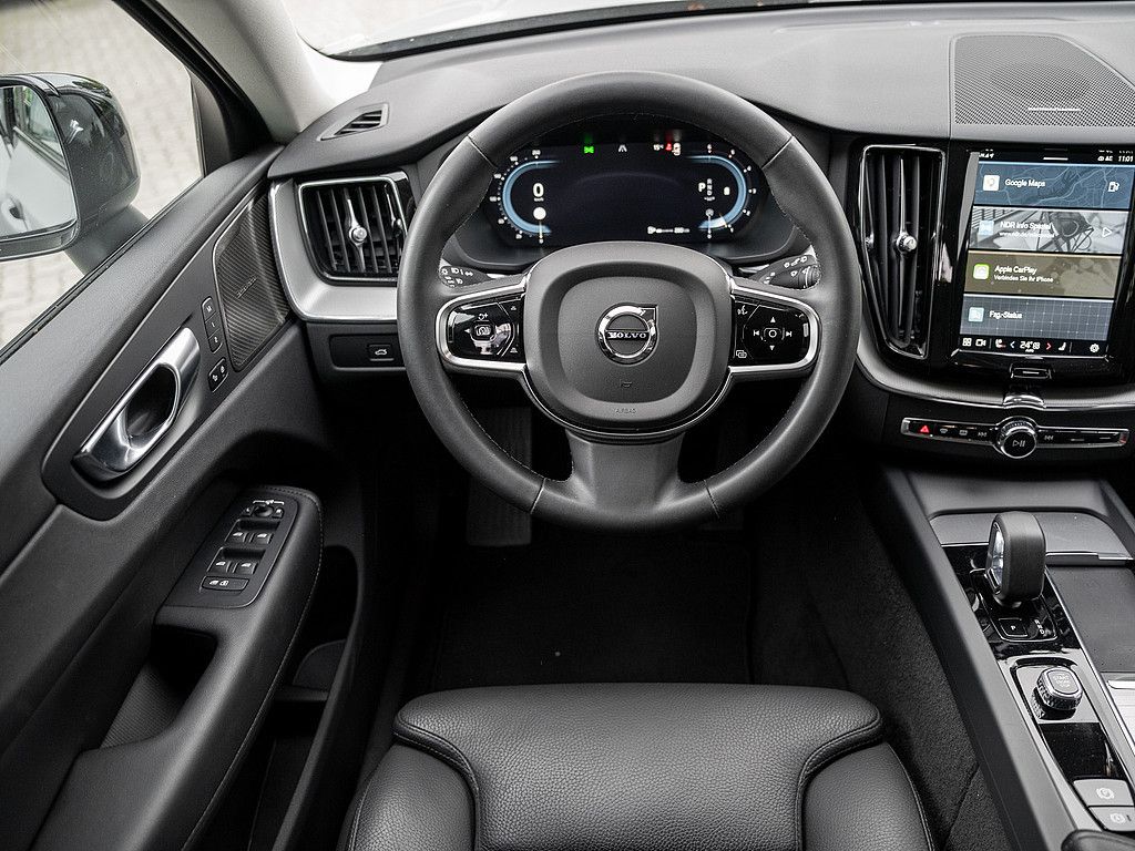 Volvo XC60 2023 г. Серый, пробег 50000 км
