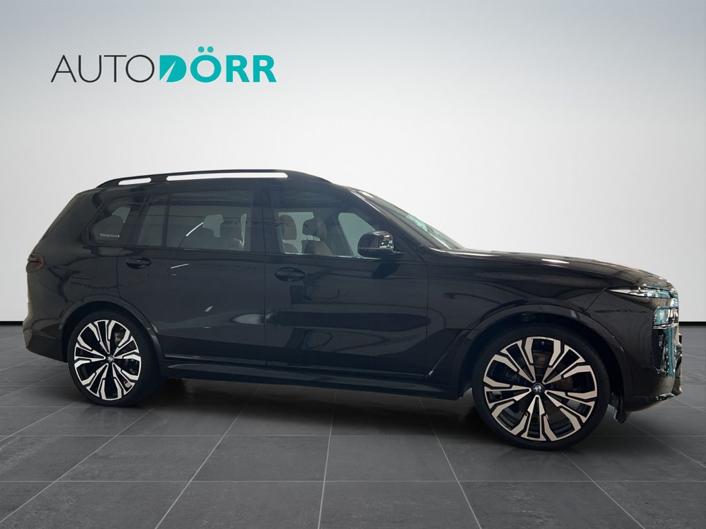 BMW X7 2023 г. Чёрный, пробег 38200 км