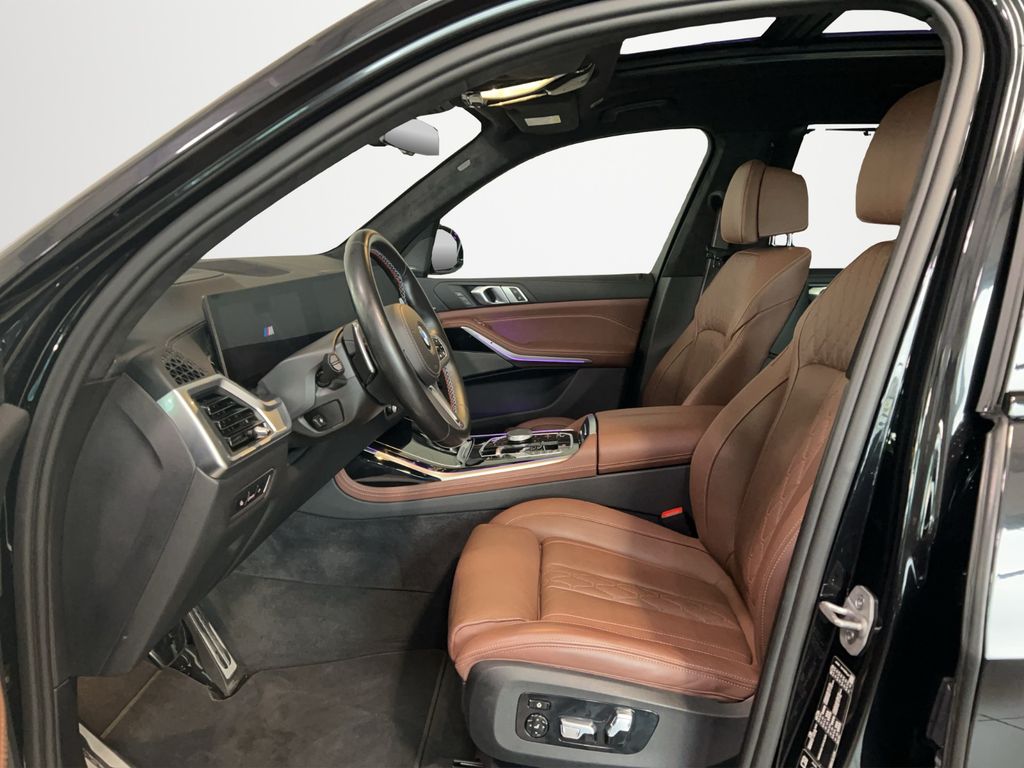 BMW X7 2023 г. Чёрный, пробег 38200 км