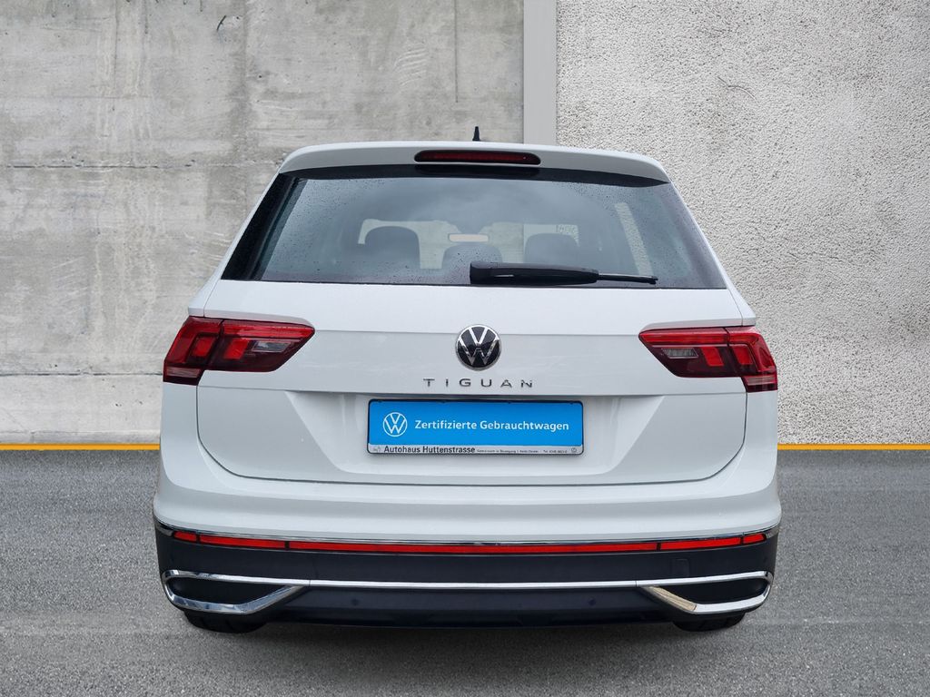 Volkswagen Tiguan 2021 г. Белый, пробег 51885 км