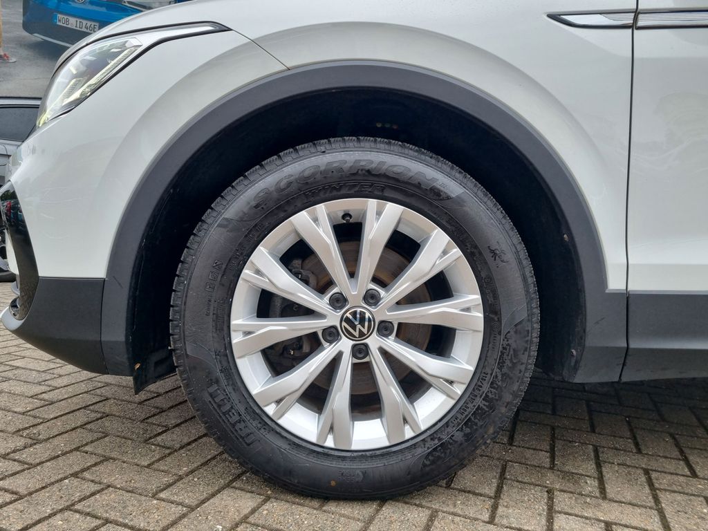 Volkswagen Tiguan 2021 г. Белый, пробег 51885 км
