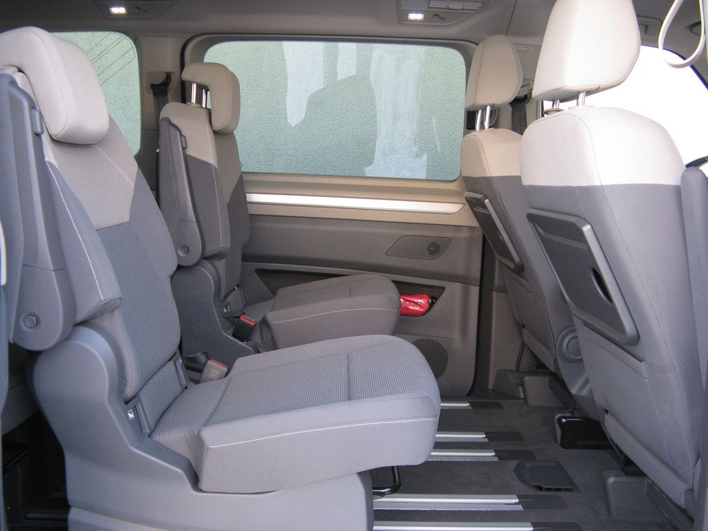 Volkswagen T7 MULTIVAN 2022 г. Синий, пробег 49622 км