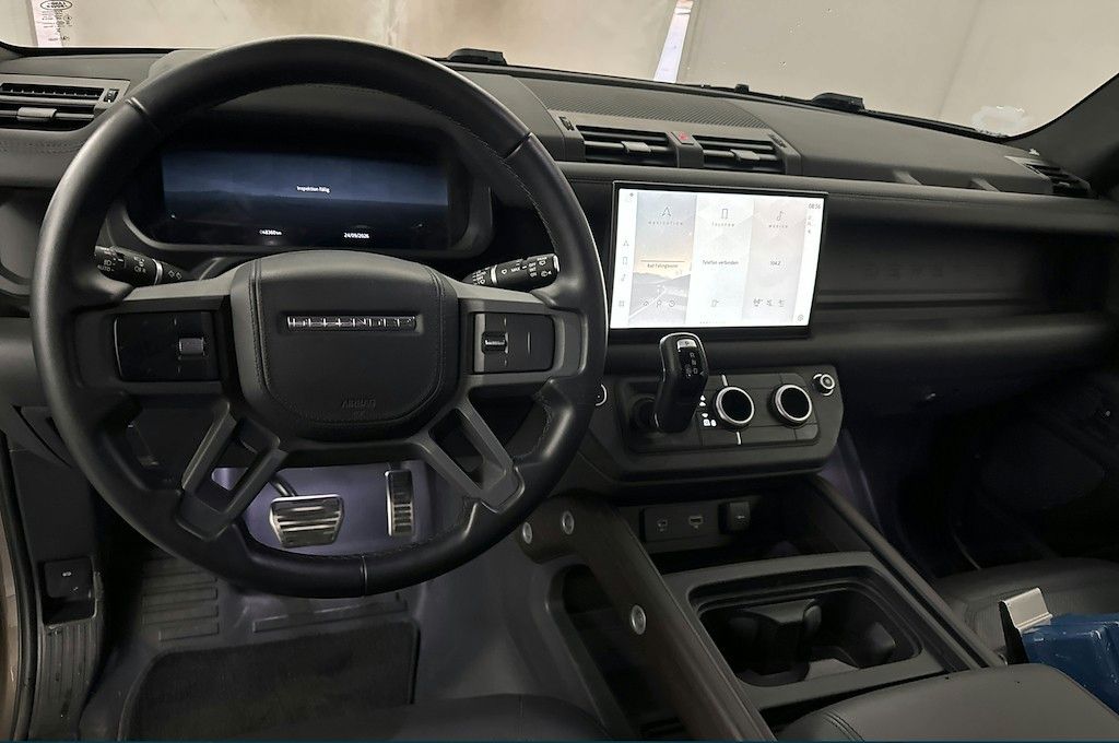 Land Rover Defender 2022 г. Коричневый, пробег 48039 км