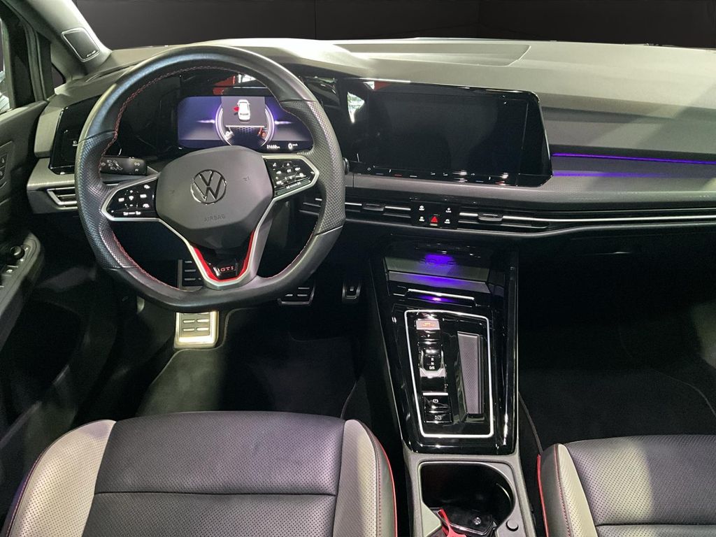 Volkswagen Golf 2024 г. Чёрный, пробег 21650 км