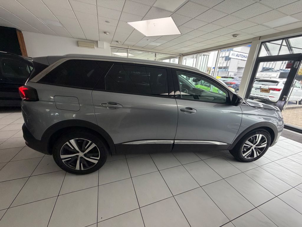 Peugeot 5008 2022 г. Серый, пробег 34519 км