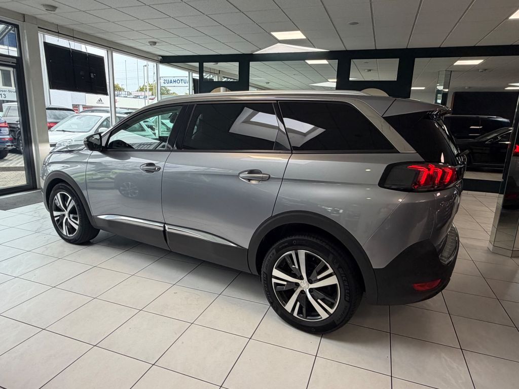 Peugeot 5008 2022 г. Серый, пробег 34519 км