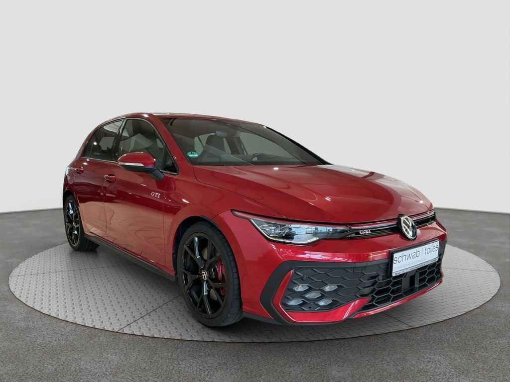 Volkswagen Golf 2025 г. Красный, пробег 24236 км
