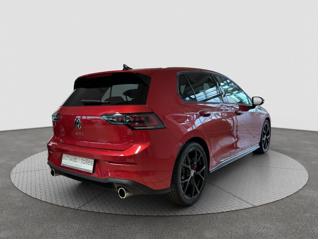 Volkswagen Golf 2025 г. Красный, пробег 24236 км