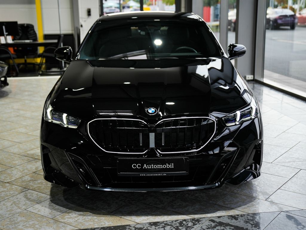 BMW 520 2026 г. Чёрный, пробег 4482 км