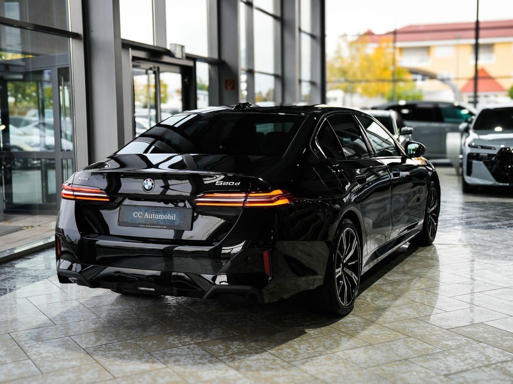 BMW 520 2026 г. Чёрный, пробег 4482 км