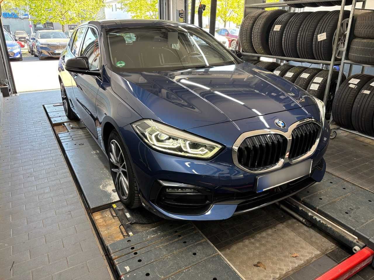 BMW 118 2021 г. Синий, пробег 38200 км
