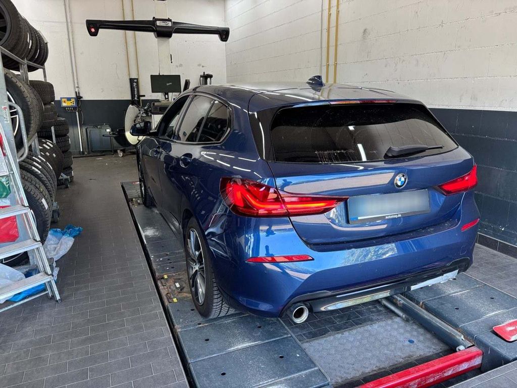 BMW 118 2021 г. Синий, пробег 38200 км
