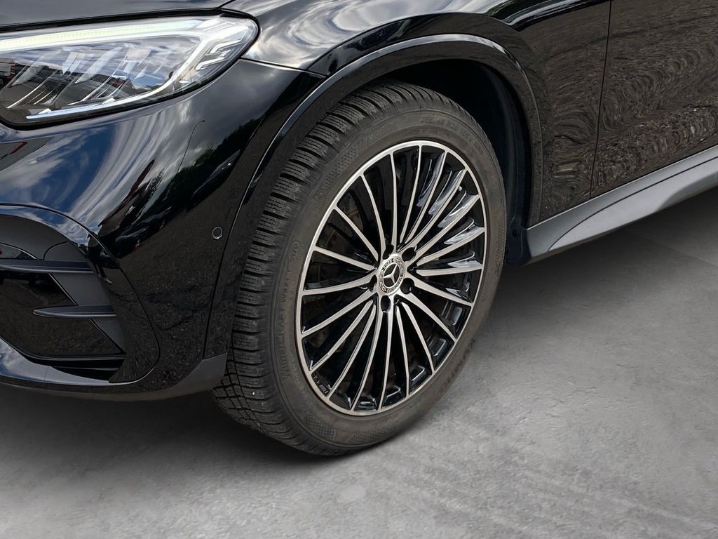 Mercedes-Benz GLC 200 2022 г. Чёрный, пробег 28860 км