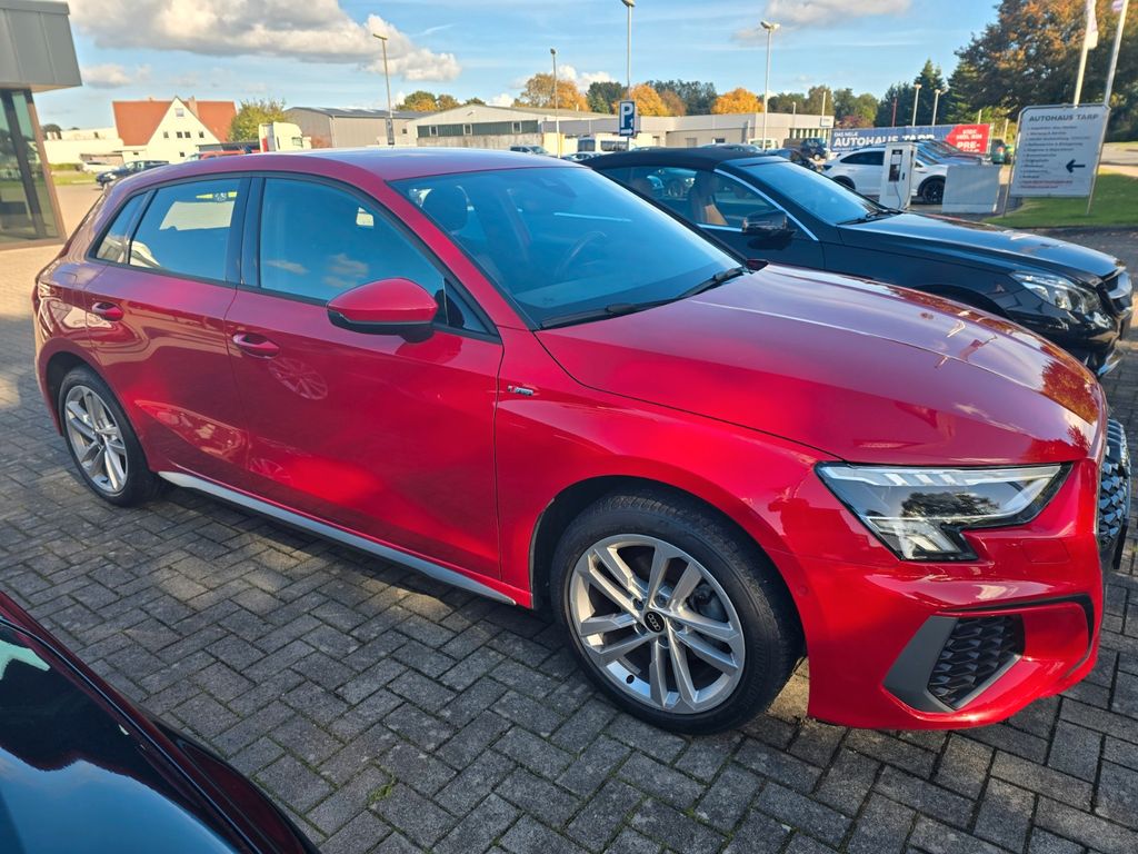Audi A3 2022 г. Красный, пробег 40608 км