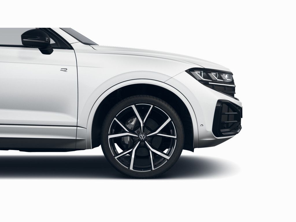 Volkswagen Touareg 2026 г. Белый, пробег 34140 км