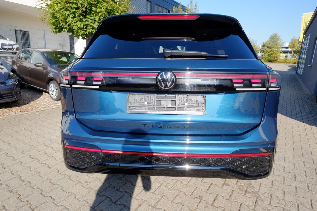 Volkswagen Tiguan 2025 г. Синий, пробег 15400 км