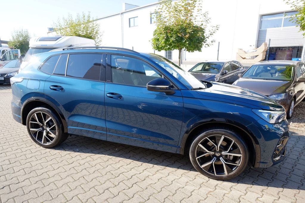 Volkswagen Tiguan 2025 г. Синий, пробег 15400 км