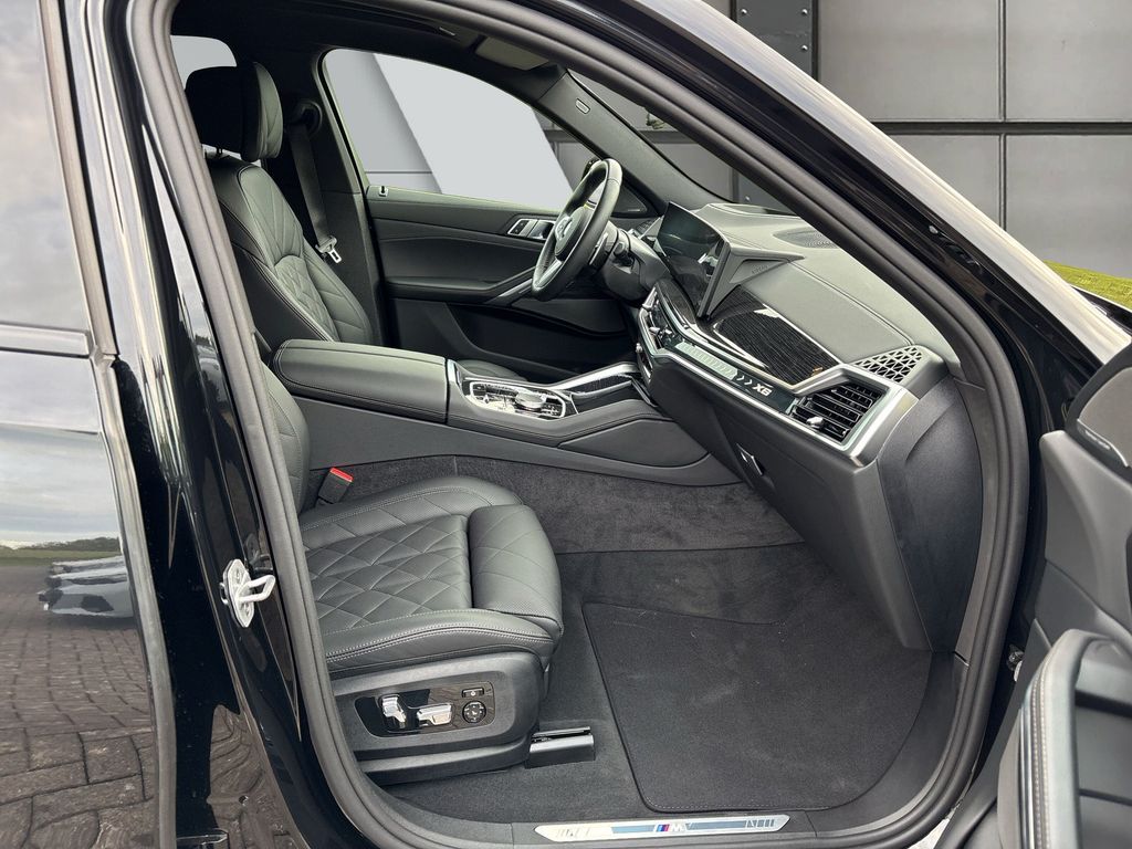 BMW X6 2025 г. Чёрный, пробег 32296 км
