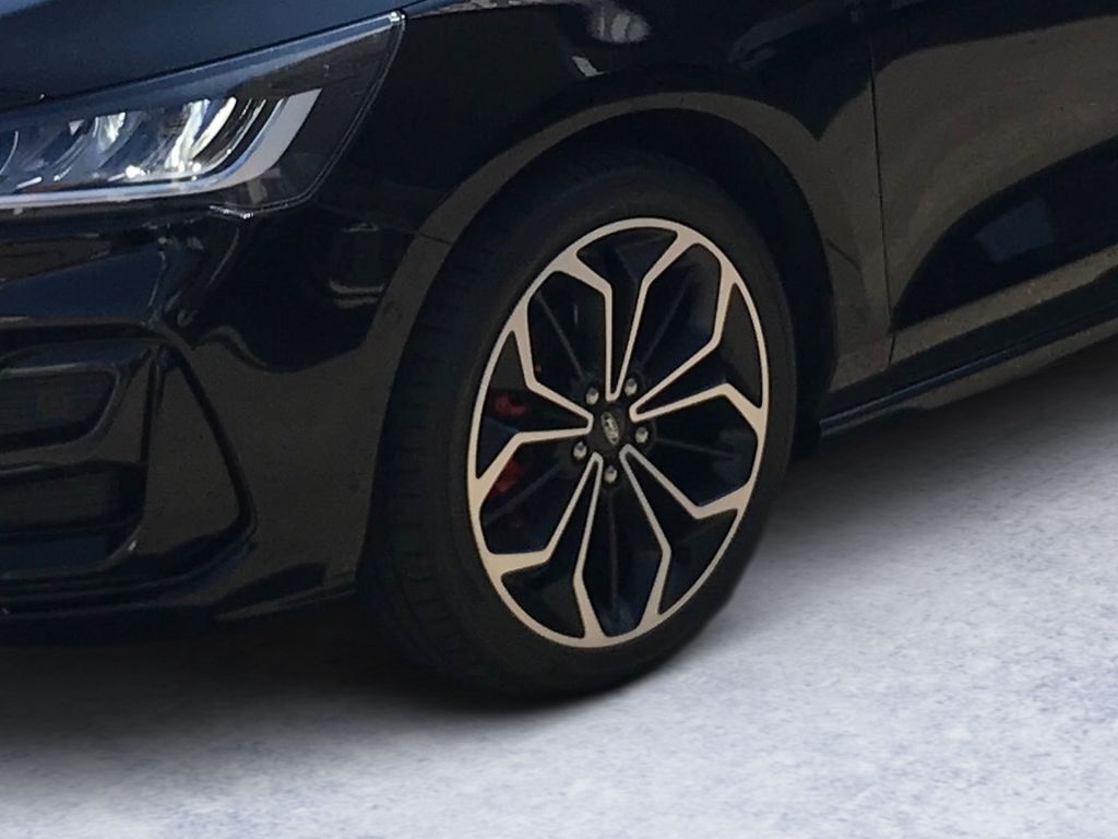 Ford Focus 2023 г. Чёрный, пробег 44500 км