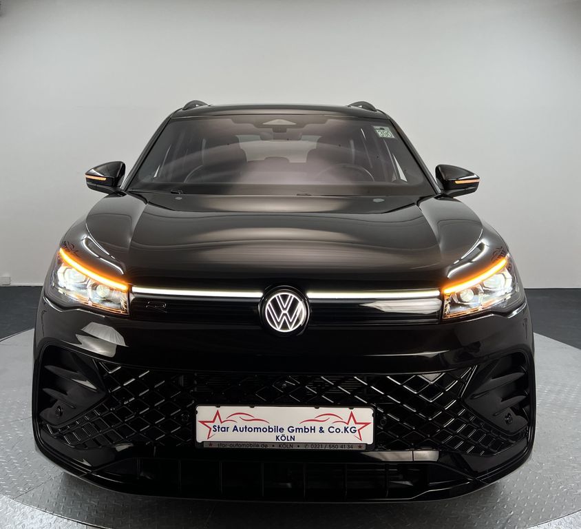 Volkswagen Tiguan 2026 г. Чёрный, пробег 12460 км