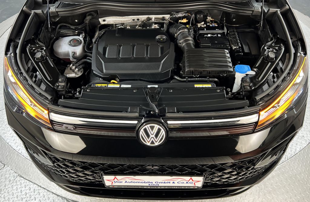 Volkswagen Tiguan 2026 г. Чёрный, пробег 12460 км