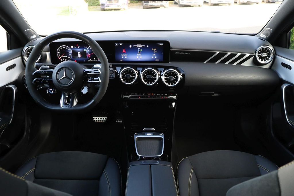 Mercedes-Benz A 45 AMG 2023 г. Серый, пробег 45000 км