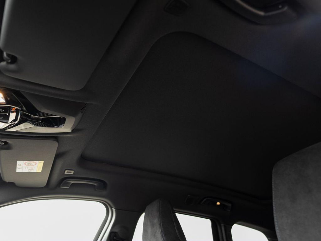 BMW X1 2026 г. Чёрный, пробег 6990 км
