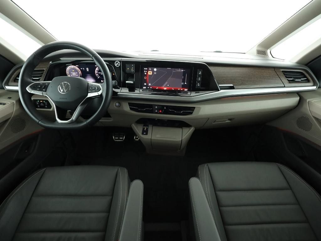 Volkswagen T7 MULTIVAN 2025 г. Белый, пробег 23600 км