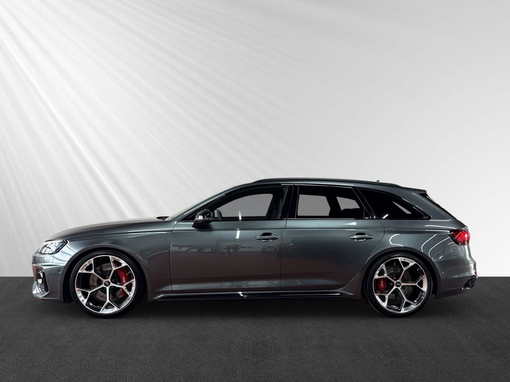 Audi RS4 2024 г. Серый, пробег 43500 км