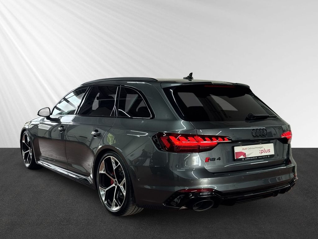 Audi RS4 2024 г. Серый, пробег 43500 км