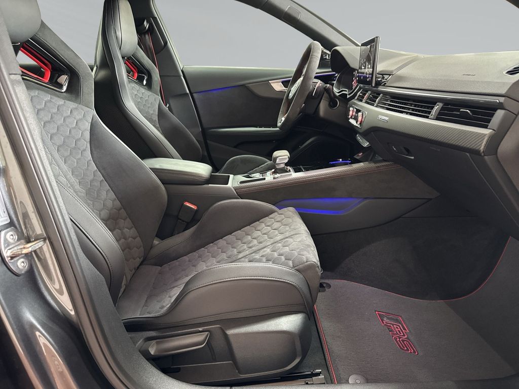 Audi RS4 2024 г. Серый, пробег 43500 км