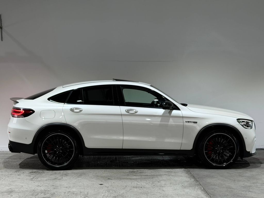 Mercedes-Benz GLC 63 AMG 2023 г. Белый, пробег 45000 км