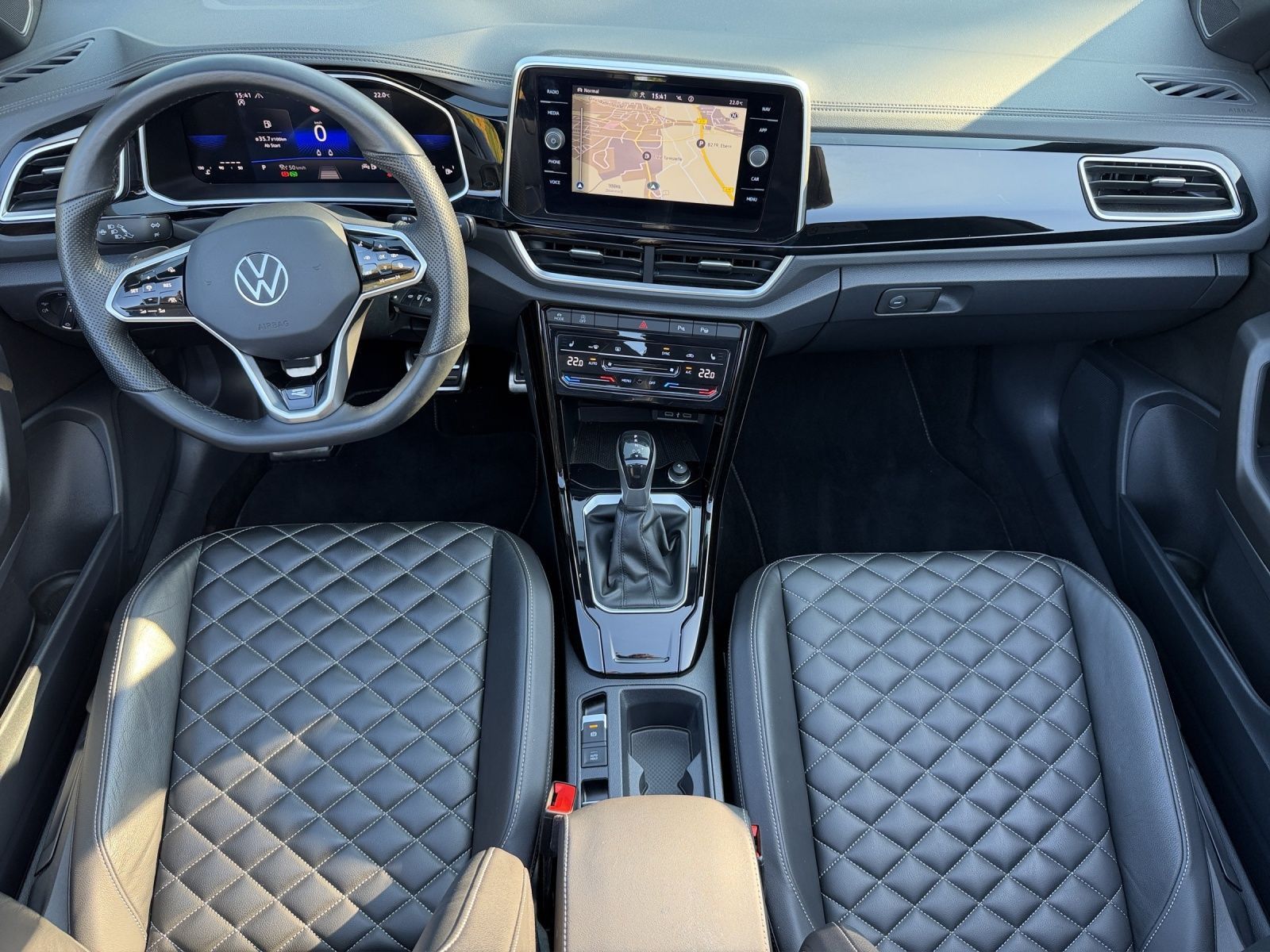 Volkswagen T-Roc 2022 г. Белый, пробег 20299 км