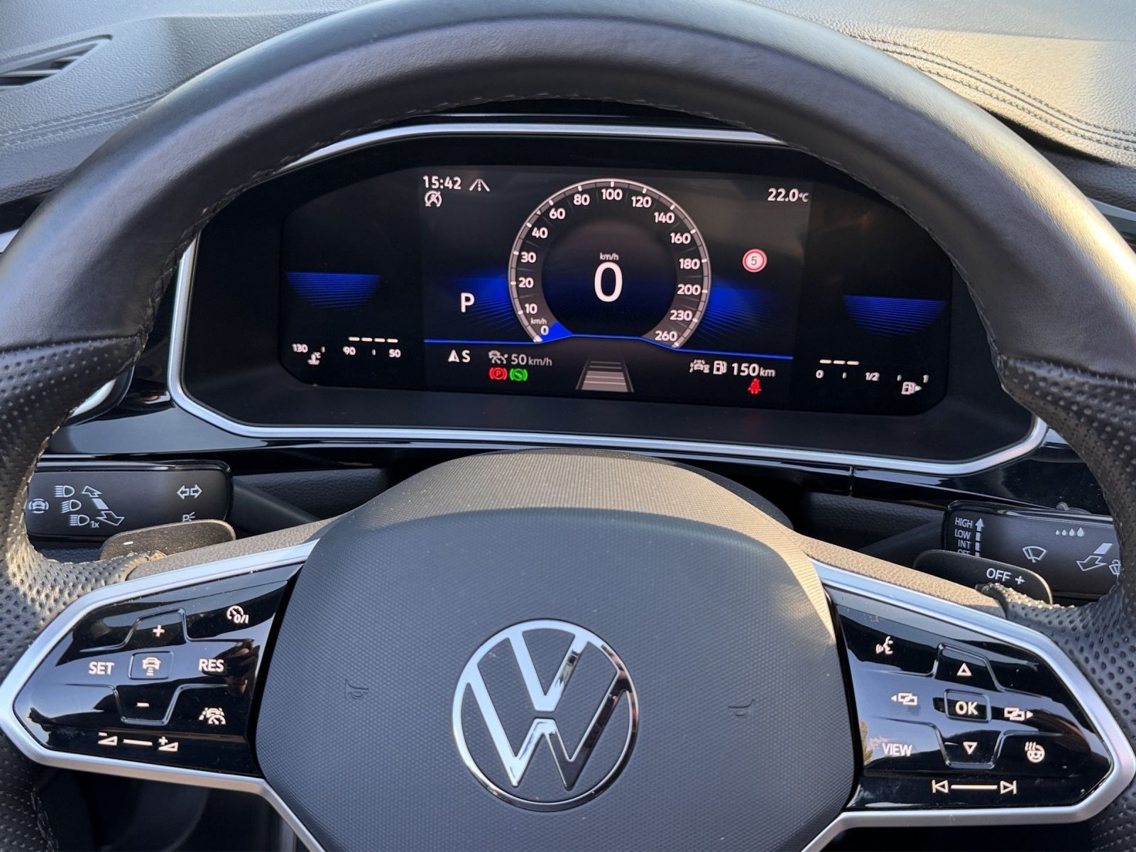 Volkswagen T-Roc 2022 г. Белый, пробег 20299 км