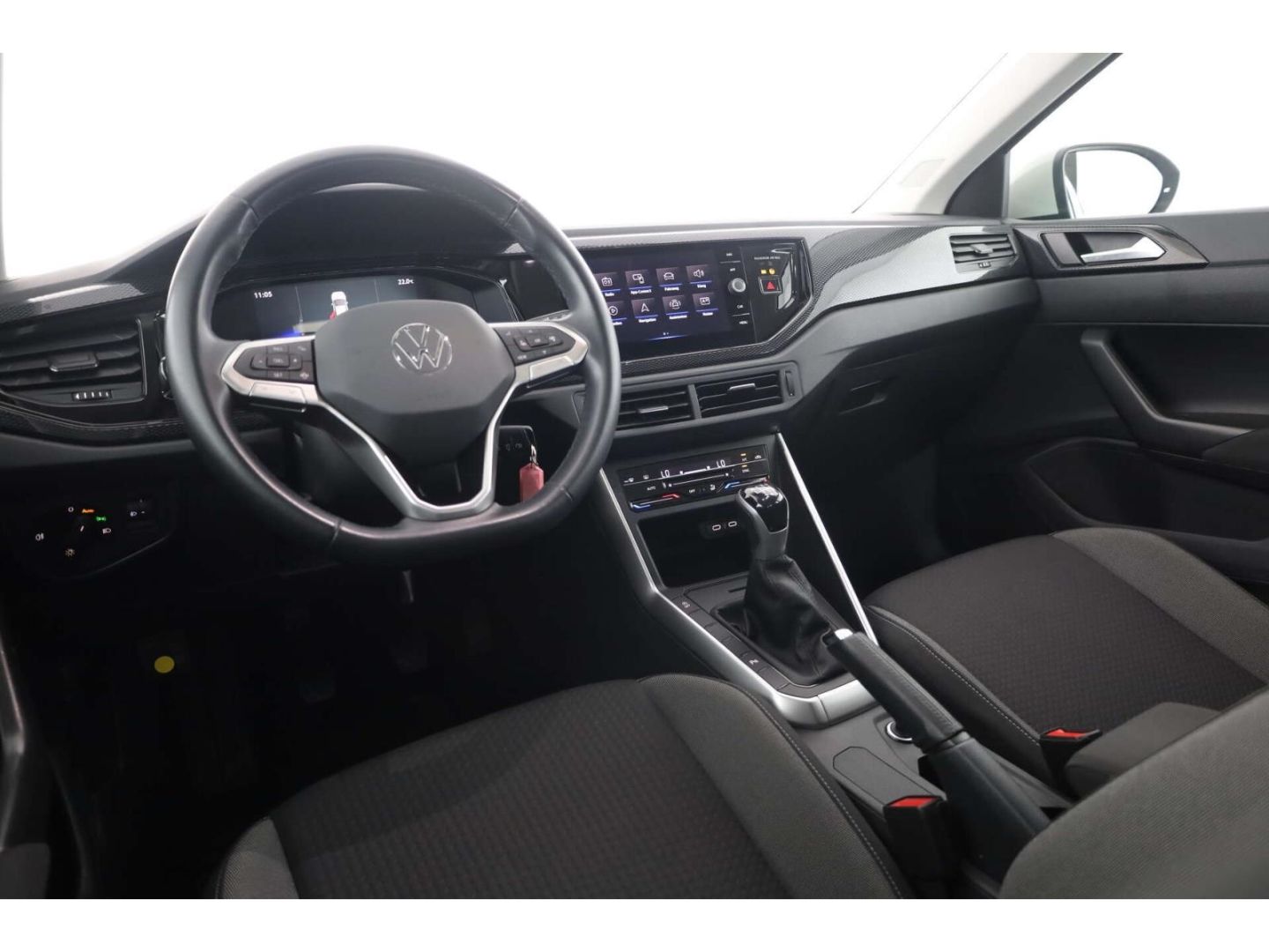 Volkswagen Taigo 2023 г. Серый, пробег 37982 км