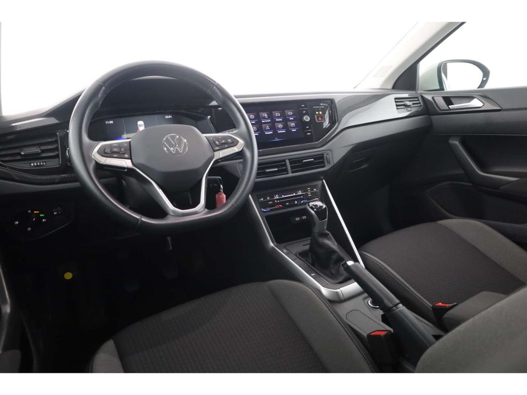 Volkswagen Taigo 2023 г. Серый, пробег 37982 км