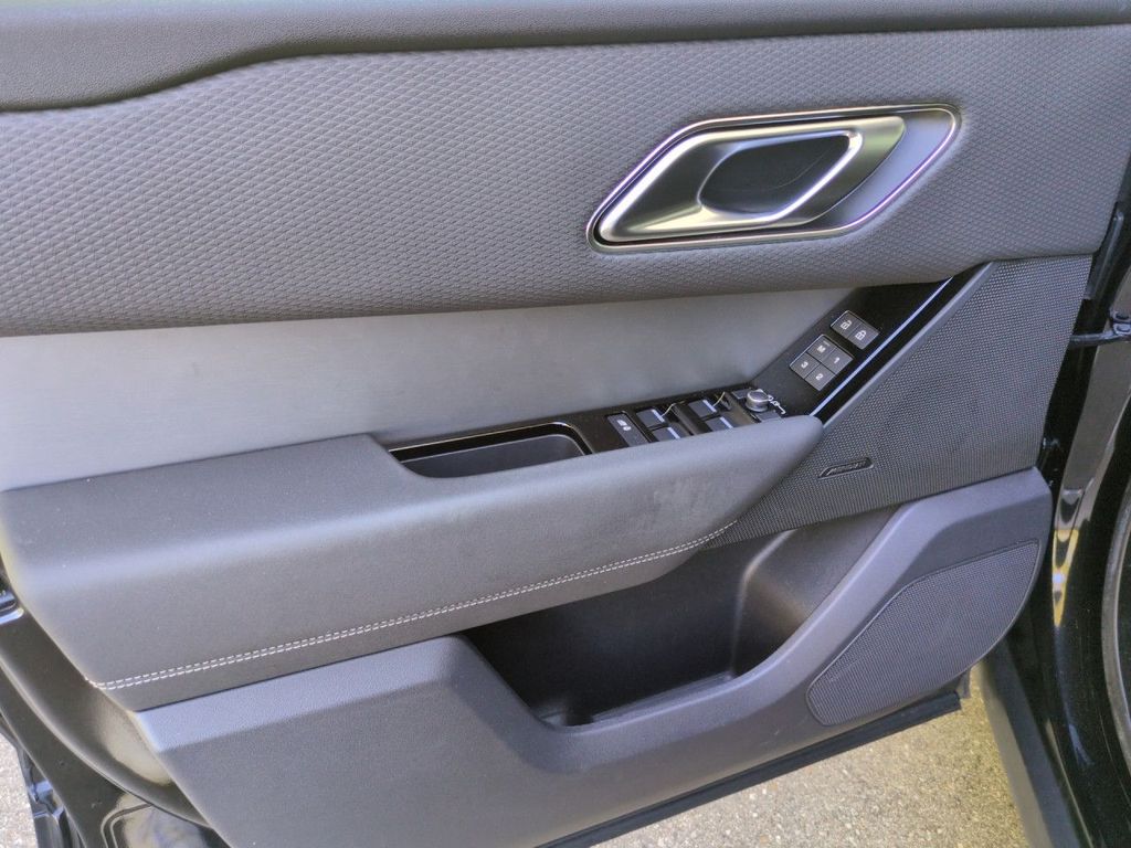 Land Rover Range Rover Velar 2022 г. Чёрный, пробег 48230 км