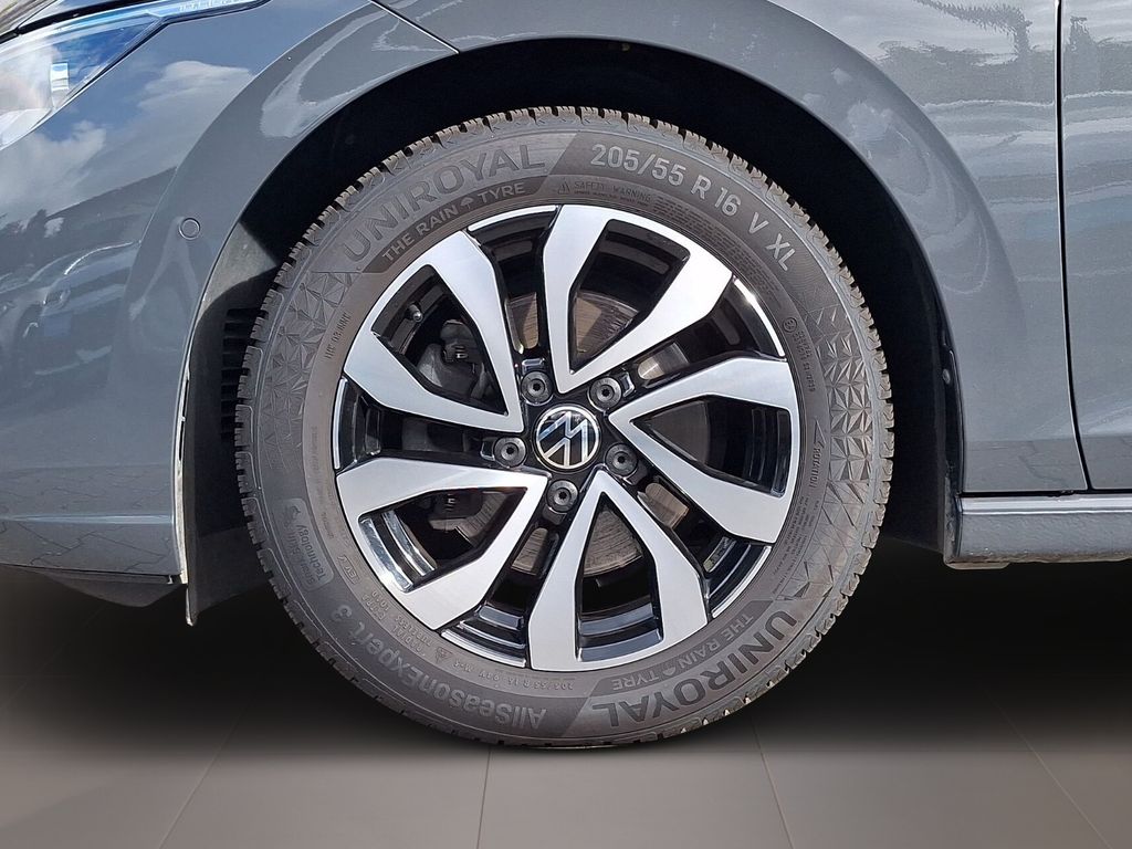 Volkswagen Golf 2022 г. Серый, пробег 50300 км