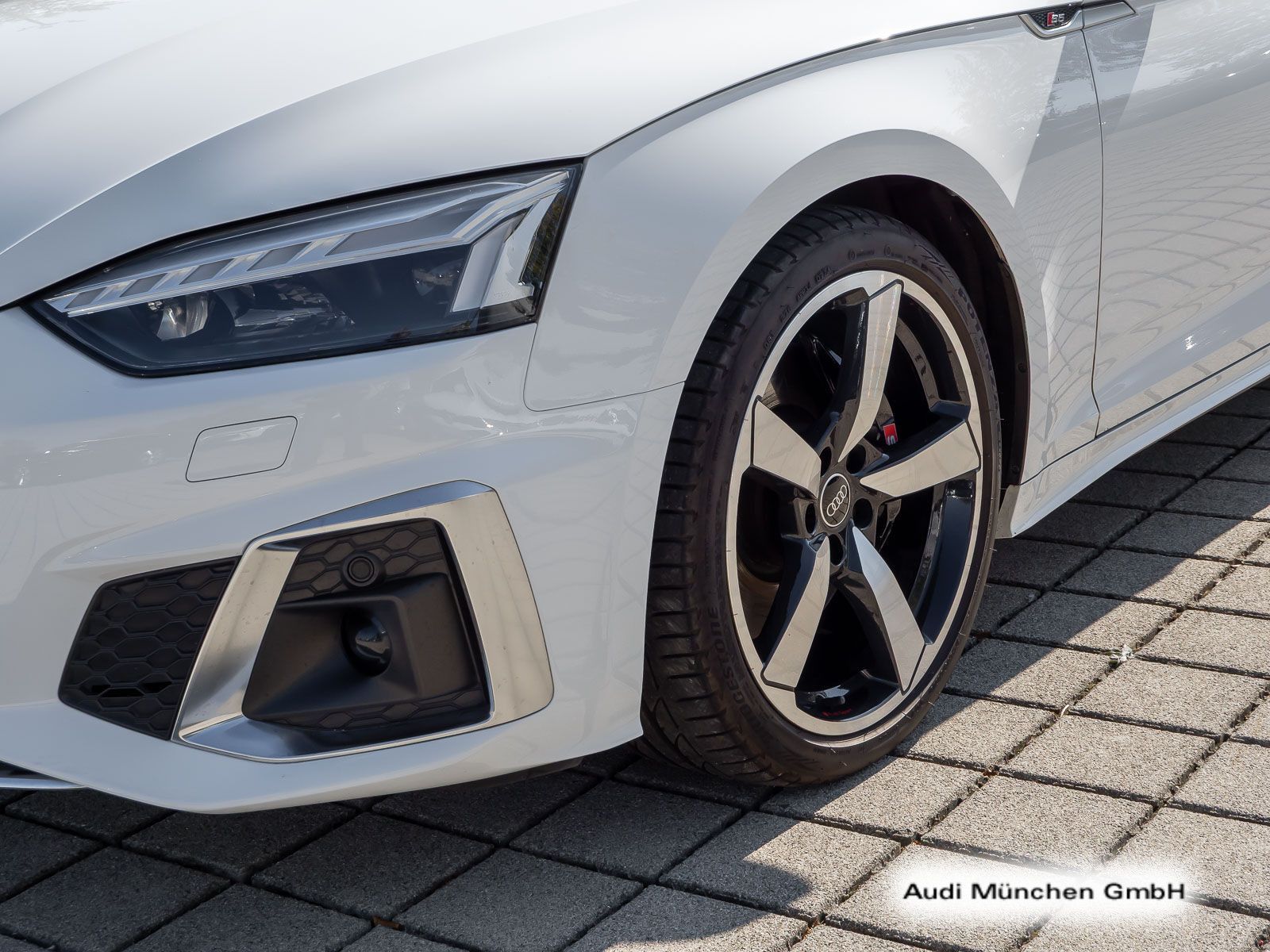 Audi S5 2024 г. Белый, пробег 28500 км