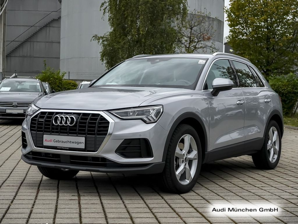 Audi Q3 2023 г. Серебристый, пробег 49394 км