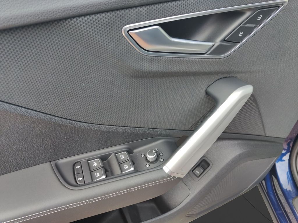 Audi Q2 2022 г. Синий, пробег 35900 км