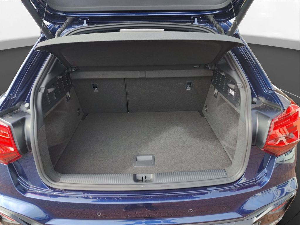 Audi Q2 2022 г. Синий, пробег 35900 км