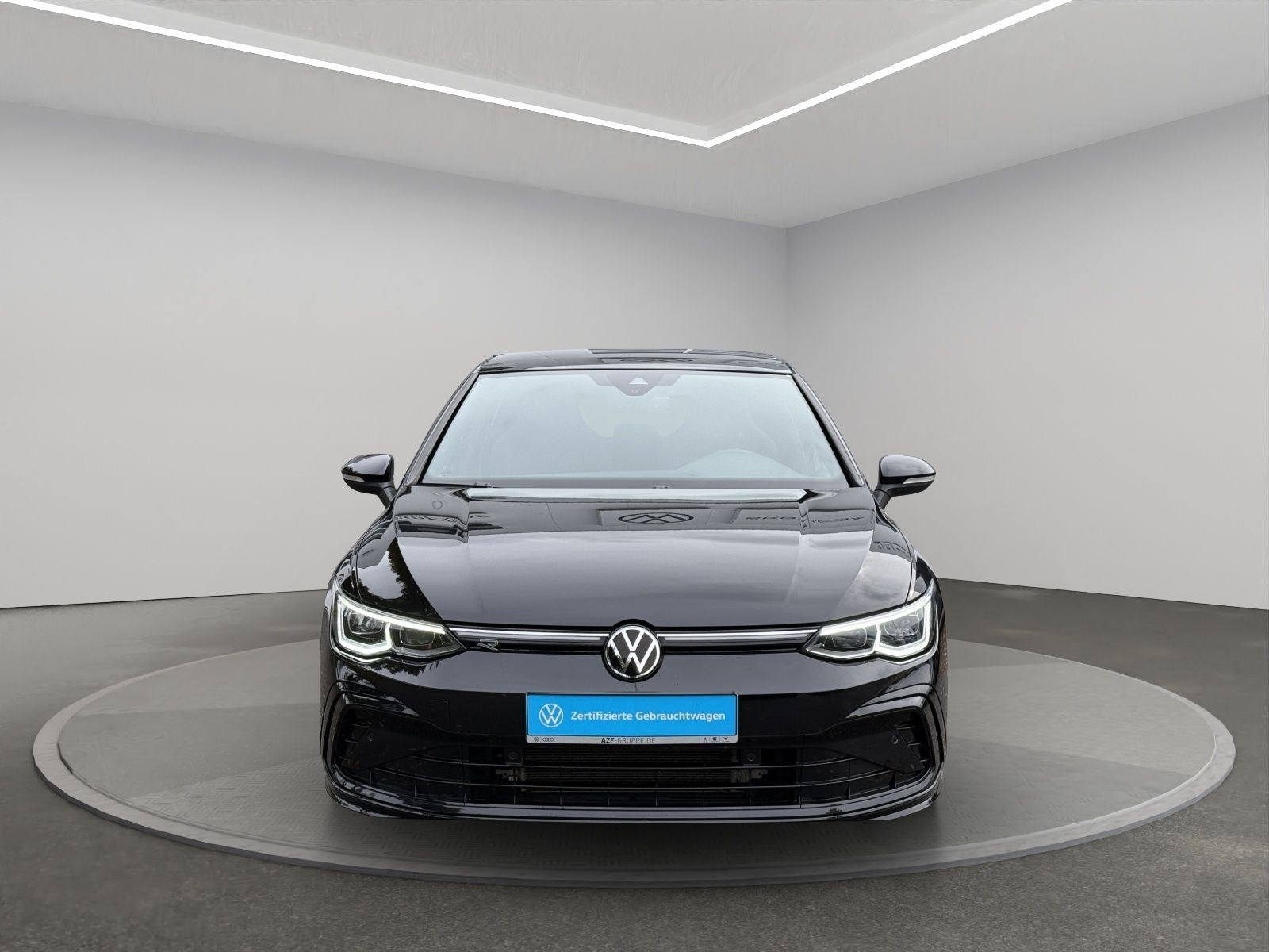Volkswagen Golf 2023 г. Чёрный, пробег 26406 км