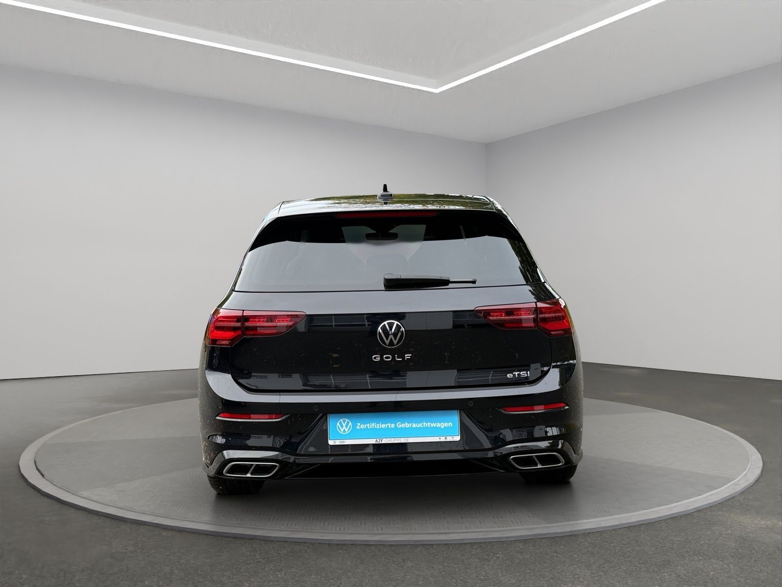 Volkswagen Golf 2023 г. Чёрный, пробег 26406 км