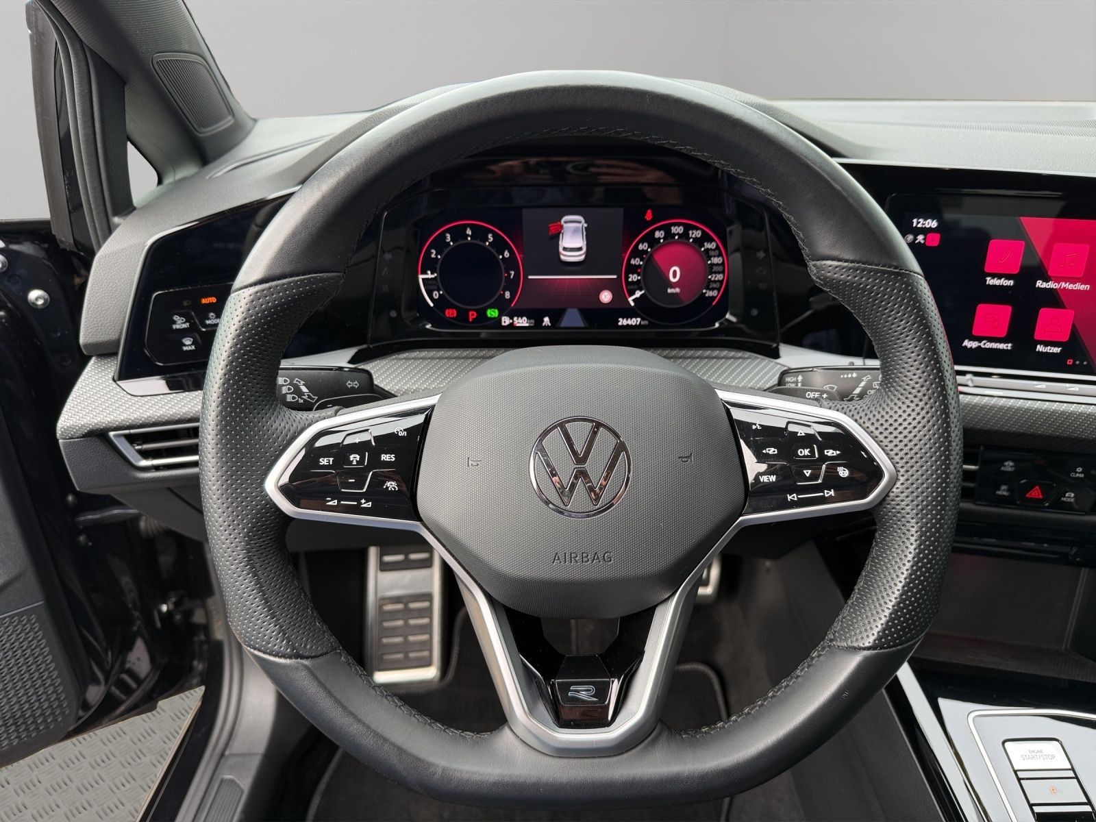 Volkswagen Golf 2023 г. Чёрный, пробег 26406 км