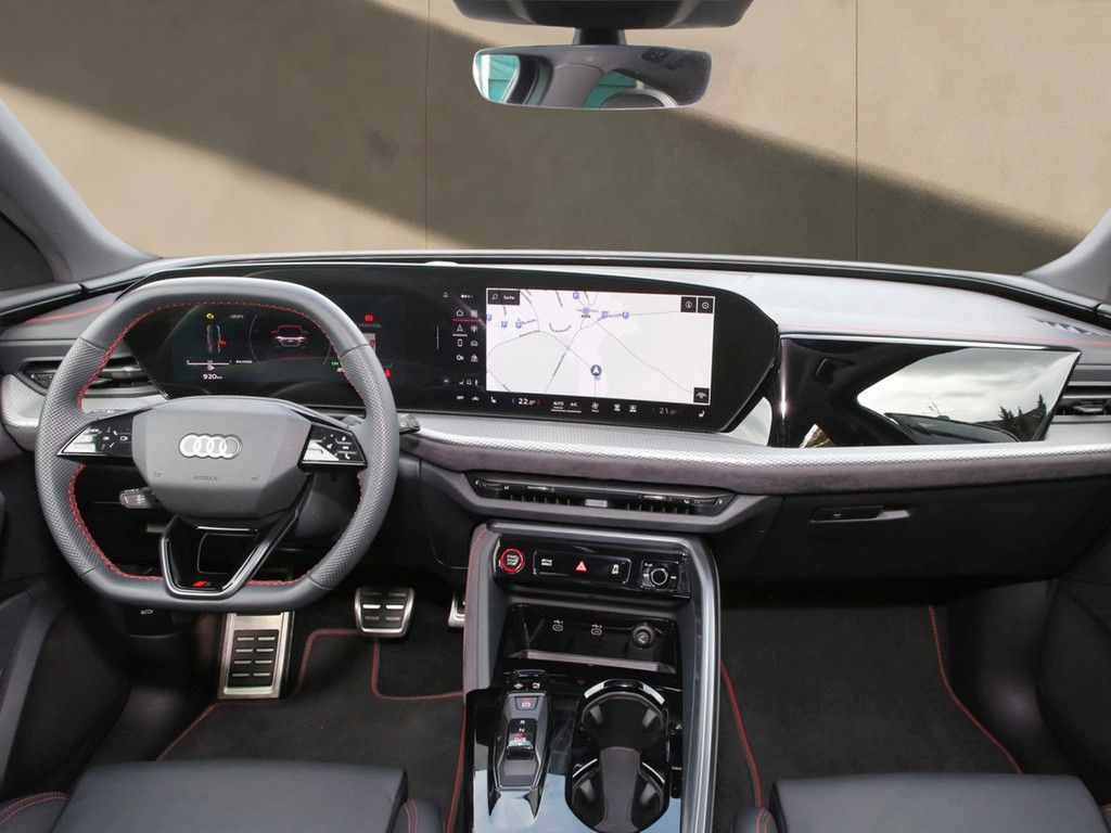 Audi Q5 2025 г. Чёрный, пробег 17100 км